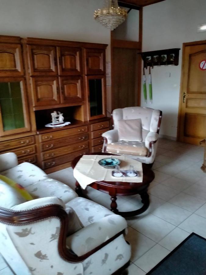 Gasthof Lederhose Diepenbeek Luaran gambar