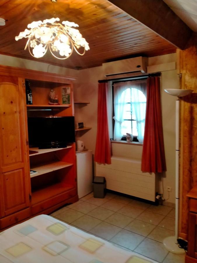 Gasthof Lederhose Diepenbeek Luaran gambar