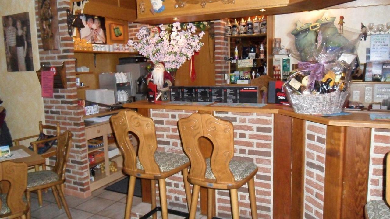 Gasthof Lederhose Diepenbeek Luaran gambar